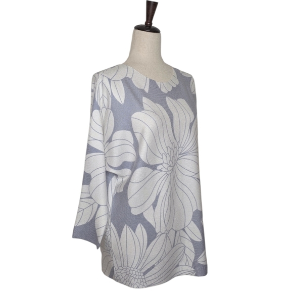 Sioni Blue And White Floral Print Dolman Sleeve Sweater Size M - Picture 4 of 10